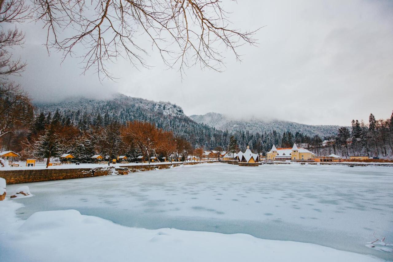 Hotel Tusnad ไบเลตุชนาด ภายนอก รูปภาพ