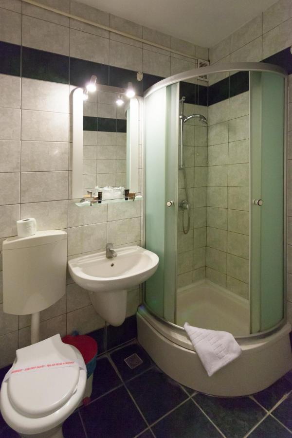 Hotel Tusnad ไบเลตุชนาด ภายนอก รูปภาพ