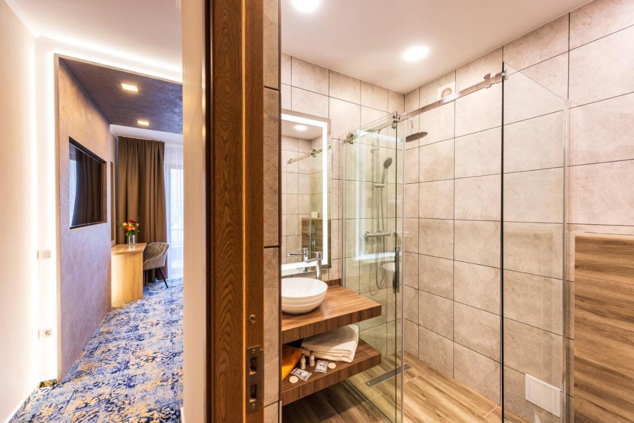 Hotel Tusnad ไบเลตุชนาด ภายนอก รูปภาพ