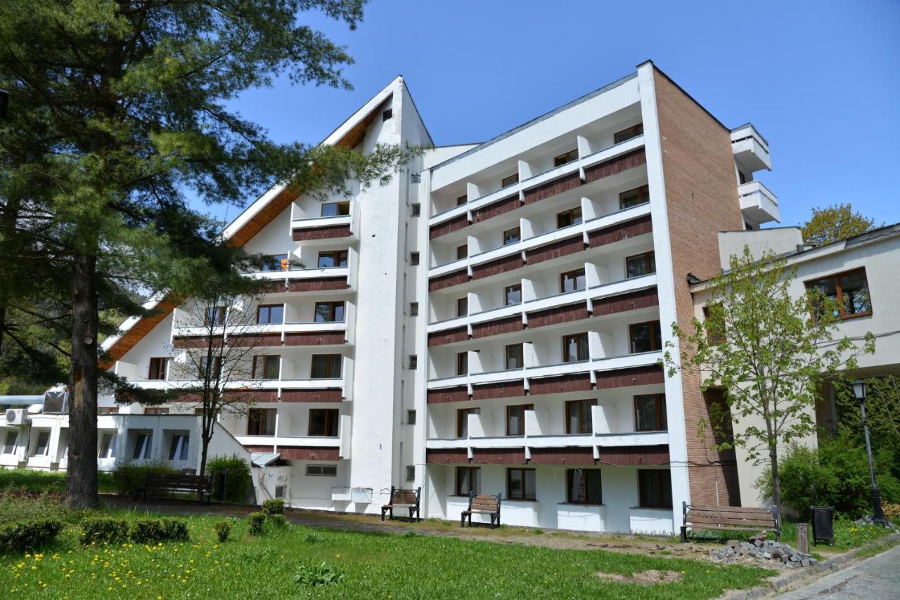 Hotel Tusnad ไบเลตุชนาด ภายนอก รูปภาพ