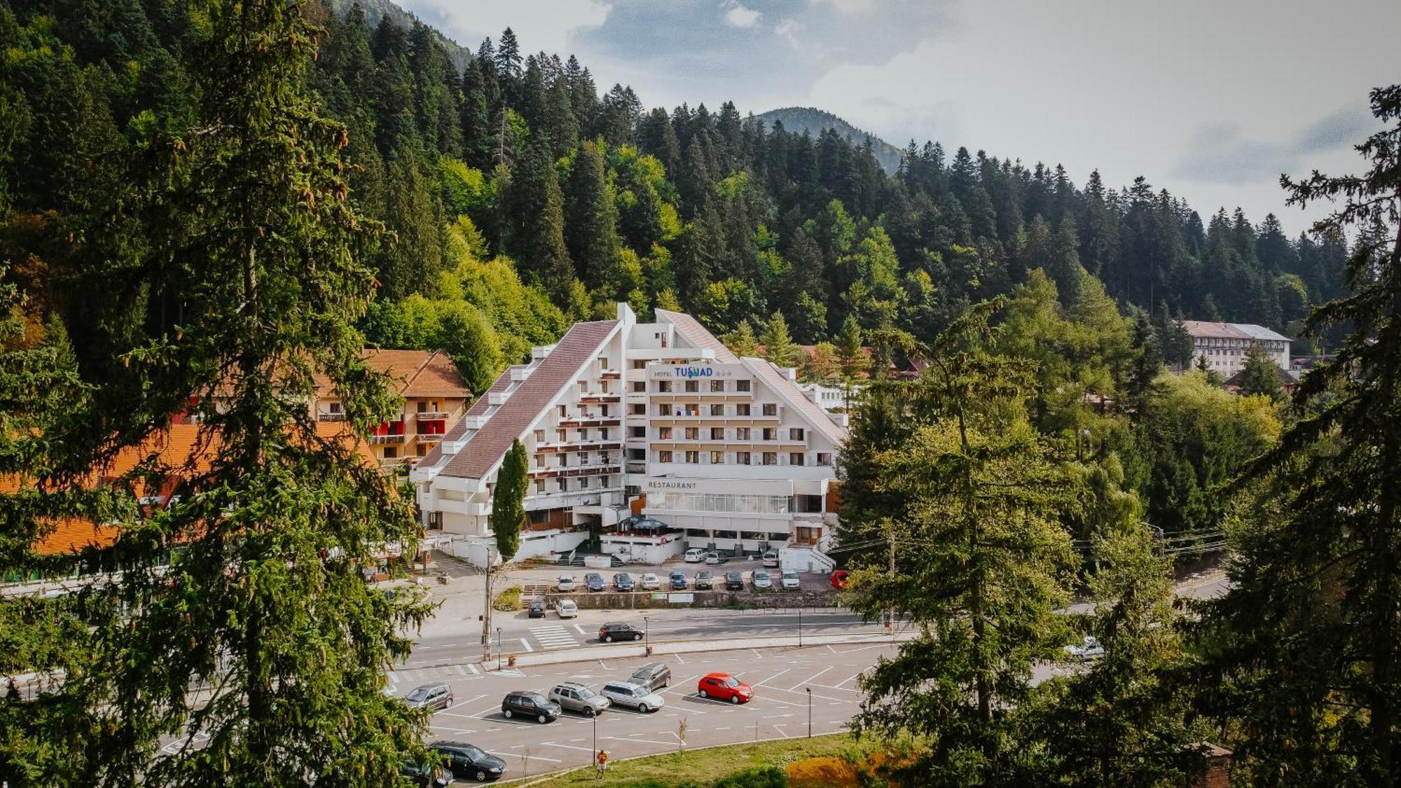 Hotel Tusnad ไบเลตุชนาด ภายนอก รูปภาพ